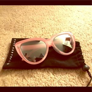 Quay “Strat Cat” pink sunglasses